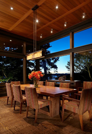 A well-designed light fixture can perform more than one function at a time. Combining ambient, task and accent lighting in a contemporary dining fixture guarantees greater visual appeal and a more sufficient lighting plan.