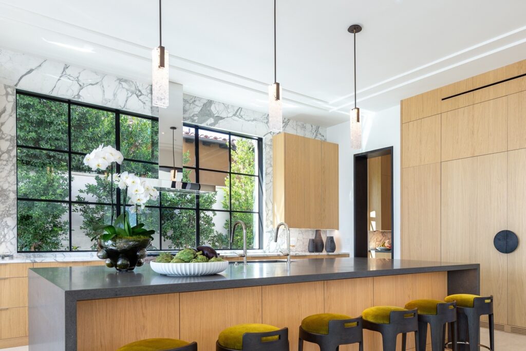 Hammerton Studio Glacier pendants in kitchen LAB0061-17 Xander Noori Design - Photo by Hamid Arabani